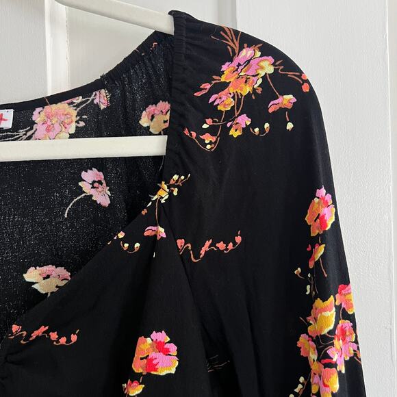 Leith Smocked Crop Black Floral Top Sweetheart Neckline Boho Peasant Size M - Picture 10 of 11